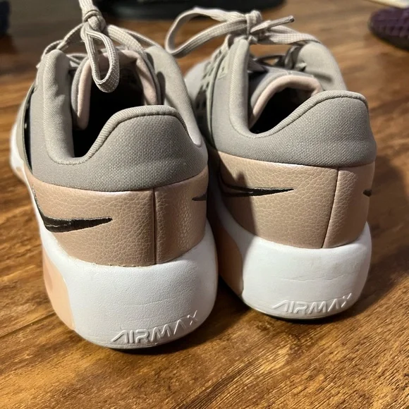 Nike Women's Air Max Bella Training Shoes - Picture 5 of 7